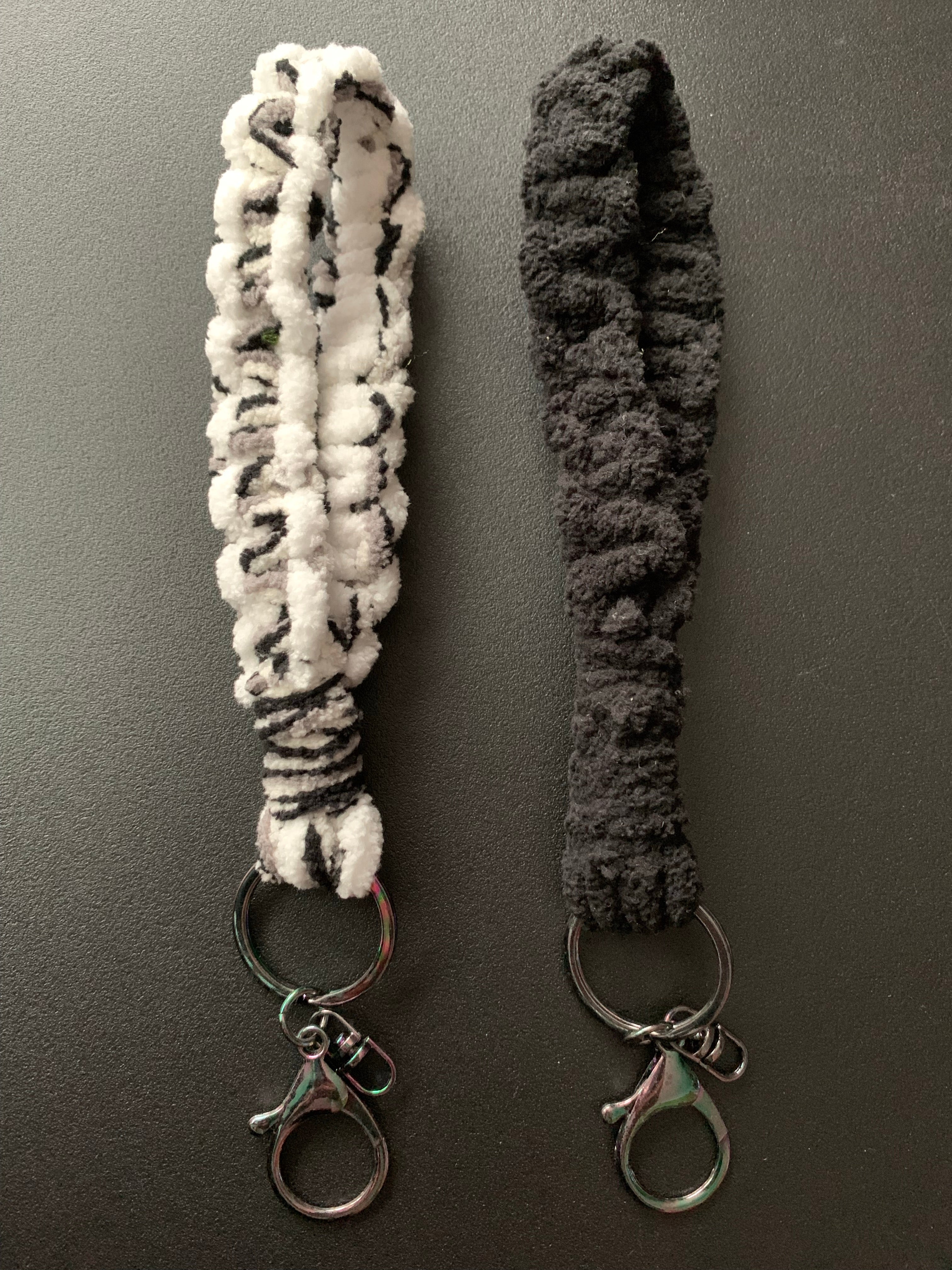 Macrame keychain